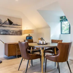 https://18-st-johns-mews.yorkshirehotels.net